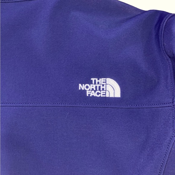 North Face women’s size M jacket - Picture 3 of 7